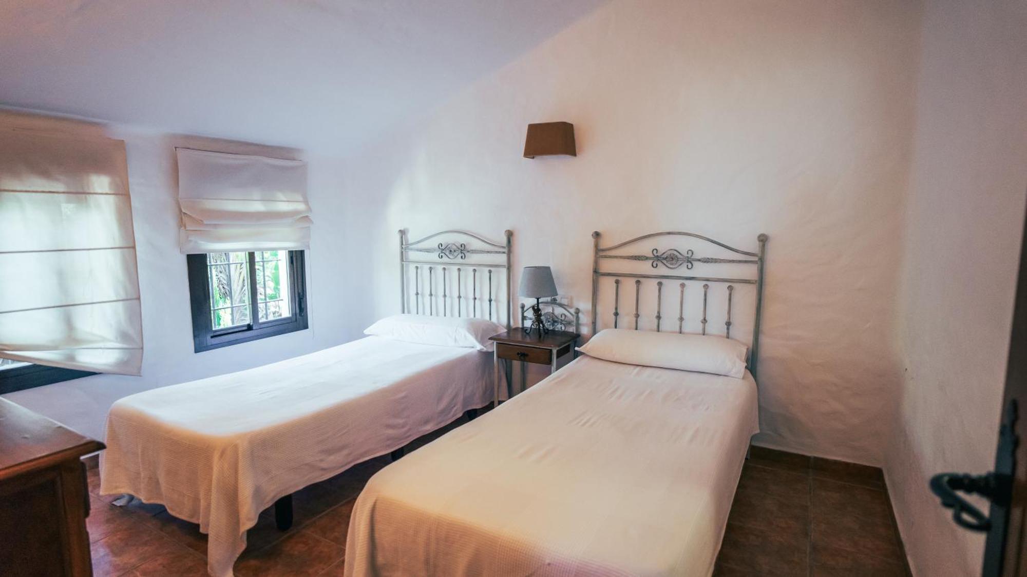 Villa Araucaria By Fontanilla Del Mar Holidays Rentals Cádiz Eksteriør bilde